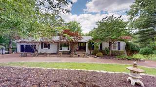 MLS# 2749269 - 550 Indian Lake Rd in Indian Lake Forest in Hendersonville Tennessee 37075