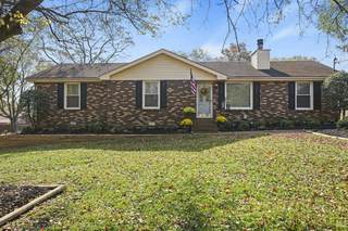 MLS# 2753450 - 102 Holly Ct in Hillwood Ests Sec in Hendersonville Tennessee 37075