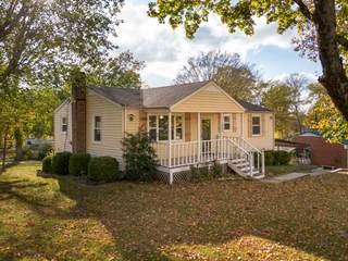 MLS# 2756501 - 1940 Lynnwood Dr in Sharon Pk in Columbia Tennessee 38401