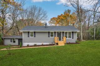 MLS# 2761081 - 142 Bishop Lane in Gene Peek Subd. in Burns Tennessee 37029