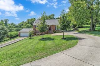 MLS# 2768073 - 718 Newhall Dr in Eastland Acres in Nashville Tennessee 37206