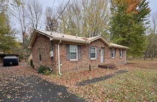 MLS# 2770007 - 100 Kennel Rd in N/A in Dickson Tennessee 37055