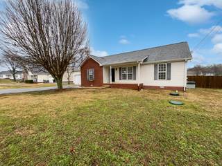 MLS# 2772576 - 112 Whispering Water Ct in Long Creek Sec 2 in Christiana Tennessee 37037