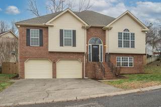 MLS# 2773946 - 100 Edgewater Pl in Edgewater Sec 2 in Hendersonville Tennessee 37075