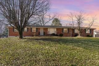 MLS# 2787496 - 111 La Sabre Dr in Surfside Park Sec 2 in Hendersonville Tennessee 37075