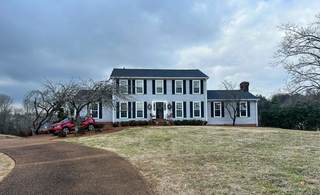 MLS# 2788974 - 592 Cumberland Hills Dr in Cumberland Hills Sec in Hendersonville Tennessee 37075