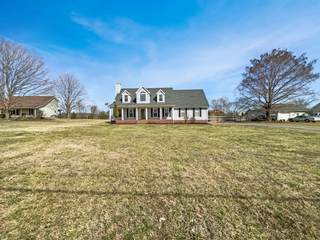 MLS# 2796278 - 1683 S Walker Rd in Waldon Cornor in Pleasant View Tennessee 37146