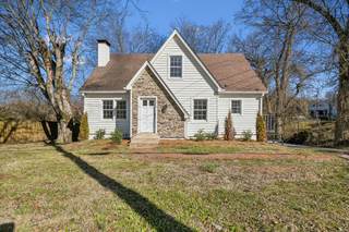 MLS# 2797922 - 1010 Trotwood Ave in Oakdale in Columbia Tennessee 38401