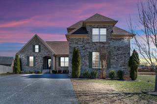 MLS# 2800343 - 104 Howes Pl in Saundersville Station in Hendersonville Tennessee 37075