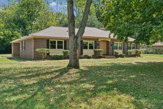 MLS# 2800691 - 1401 Jewell Dr in Sunnyside Sec 6 in Columbia Tennessee 38401