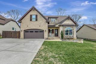 MLS# 2801001 - 653 Josef Cir in Greystone in Columbia Tennessee 38401