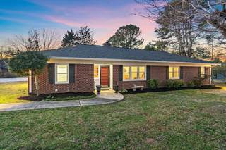 MLS# 2803594 - 909 Camellia Dr in Columbia Gardens in Columbia Tennessee 38401