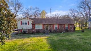 MLS# 2810144 - 129 Lake Point Dr in Lake Point Estates in Gallatin Tennessee 37066