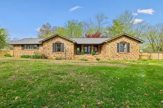 MLS# 2814049 - 135 Dawn Ct in Morningside Ac Sec III in La Vergne Tennessee 37086