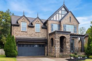 MLS# 2824022 - 140 Cobbler Cir in Berry Hill Sec 2 Ph in Hendersonville Tennessee 37075