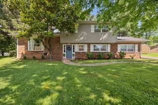 MLS# 2868174 - 906 Temple Ct in Green Pastures III in Murfreesboro Tennessee 37130