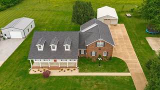 MLS# 2883677 - 1084 Nichols Cir E in Burchett Place in Gallatin Tennessee 37066