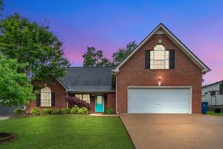 MLS# 2885491 - 2305 Discovery Ct in Arbor Heights Sec 1 Ph 2 in La Vergne Tennessee 37086