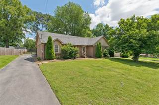 MLS# 2891088 - 4749 Kennysaw Dr in Sherwood Forest in Old Hickory Tennessee 37138