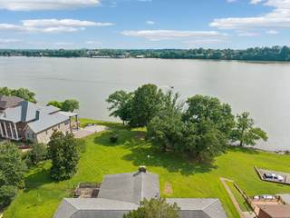 MLS# 2898005 - 132 Circle Dr in J B Curtis in Hendersonville Tennessee 37075