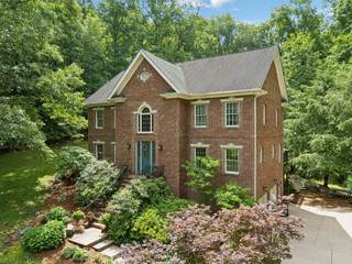 MLS# 2898030 - 8421 Poplar Creek Rd in 5+ Acres/Bellevue in Nashville Tennessee 37221