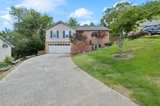 MLS# 2898581 - 1721 Champions Dr in Bridle Downs in Nashville Tennessee 37211