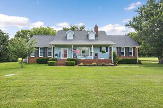 MLS# 2901961 - 402 Upper Station Camp Crk Rd in none in Gallatin Tennessee 37066