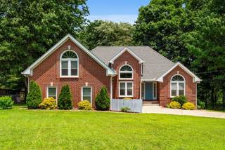 MLS# 2908251 - 90 Riverpoint Pass in Riverpoint in Nashville Tennessee 37214