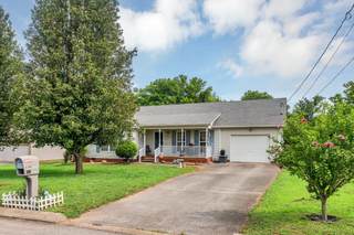 MLS# 2908672 - 1611 London Dr in Wellington Place Sec 1 in Columbia Tennessee 38401