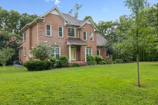 MLS# 2913843 - 823 Regal Dr in Regency Park Sec II in Murfreesboro Tennessee 37129