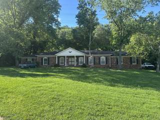 MLS# 2914435 - 836 Forest Hills Dr in Oak Hill Estates in Nashville Tennessee 37220
