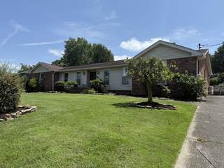 MLS# 2920737 - 131 Pin Oak Dr in Maple Row Estates Se in Hendersonville Tennessee 37075
