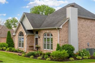 MLS# 2922055 - 1003 Creekglen Ct in Meadows Sec 2 in Hendersonville Tennessee 37075