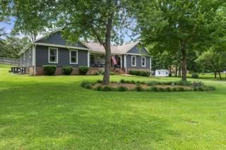 MLS# 2922433 - 1400 Manor Road in Windermere Sec 1 in Columbia Tennessee 38401