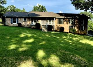 MLS# 2929396 - 105 Cherry Hill Dr in Lake Club Est in Hendersonville Tennessee 37075
