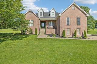 MLS# 2929685 - 1007 Fairways Dr in Oak Hollow in Greenbrier Tennessee 37073