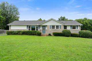 MLS# 2932211 - 909 Woods Lake Dr in Primrose Acres in Madison Tennessee 37115