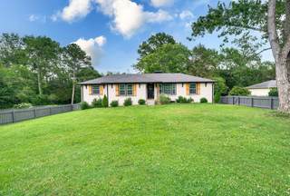MLS# 2936889 - 882 Rodney Dr in West Meade Hills in Nashville Tennessee 37205