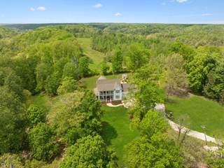 MLS# 2940544 - 4325 Cave Springs Rd in None in Columbia Tennessee 38401