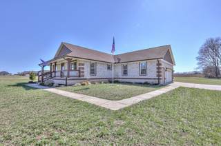 MLS# 2940561 - 1059 S Cross Bridges Rd in Perry S Place Sec 1 in Mount Pleasant Tennessee 38474