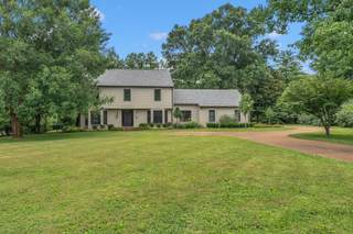 MLS# 2940704 - 6380 Chickering Cir in Iroquois Meadows in Nashville Tennessee 37215