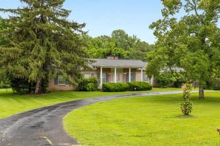 MLS# 2941289 - 5325 Forest Acres Dr in Oak Hill Estates in Nashville Tennessee 37220