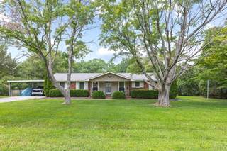 MLS# 2941497 - 108 Apple Ln in Highland Est in Greenbrier Tennessee 37073