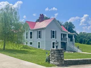 MLS# 2942245 - 1502 Columbia Rd in T.L. Allen Subd in Dickson Tennessee 37055
