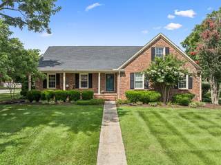 MLS# 2943502 - 1802 Wiltshire Dr in Riverview Pk Sec 12 in Murfreesboro Tennessee 37129