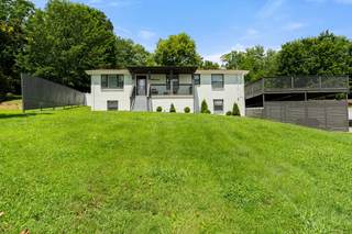 MLS# 2943572 - 213 Riverwood Dr in Curtiswood Sec 2 in Hendersonville Tennessee 37075