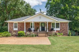 MLS# 2944429 - 1164 Brookside Dr in Hillsboro Acres in Franklin Tennessee 37069