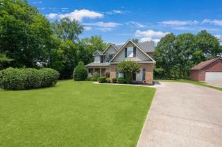 MLS# 2944430 - 210 Steelson Way in Royal Glen Sec 5 in Murfreesboro Tennessee 37128