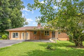 MLS# 2946608 - 1409 Nashville Hwy in Hardie Acres in Columbia Tennessee 38401