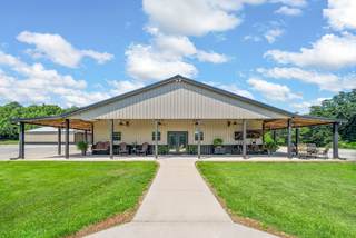 MLS# 2968339 - 950 Choate Rd in NA in Dickson Tennessee 37055